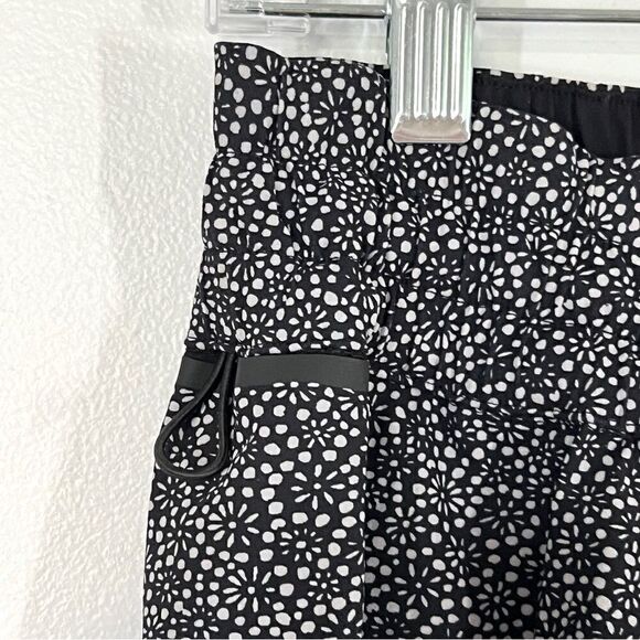 Lululemon Reversible Surf Short II 6 Freckle Flower Black White & Black - Picture 9 of 16